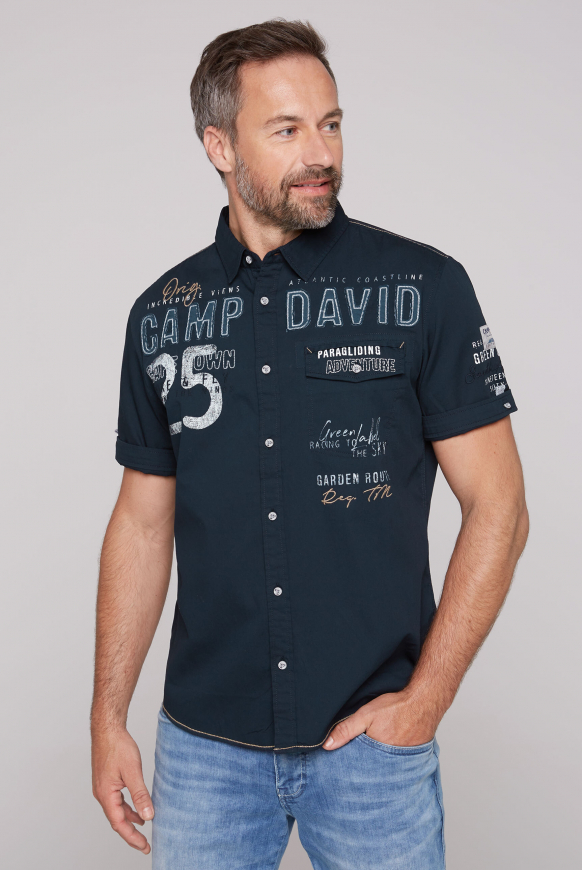 CAMP DAVID Košile s kratkým rukavem s aplikacemi loga - blue navy, Modré námořnictvo
CAMP DAVID Košile s kratkým rukavem s aplikacemi loga - blue navy, Modré námořnictvo
