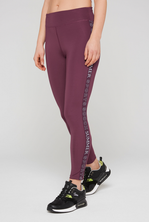 SOCCX Sportovni leginy paskou logem na bocich - grape juice, Grepový džus
SOCCX Sportovni leginy paskou logem na bocich - grape juice, Grepový džus