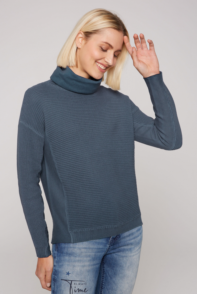 SOCCX Svetr s rolakem a intarzovaným upletem - blue navy, Modré námořnictvo
SOCCX Svetr s rolakem a intarzovaným upletem - blue navy, Modré námořnictvo