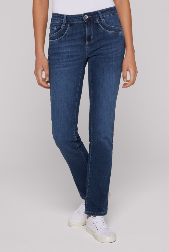 Džíny RO:MY s detaily na kapsách