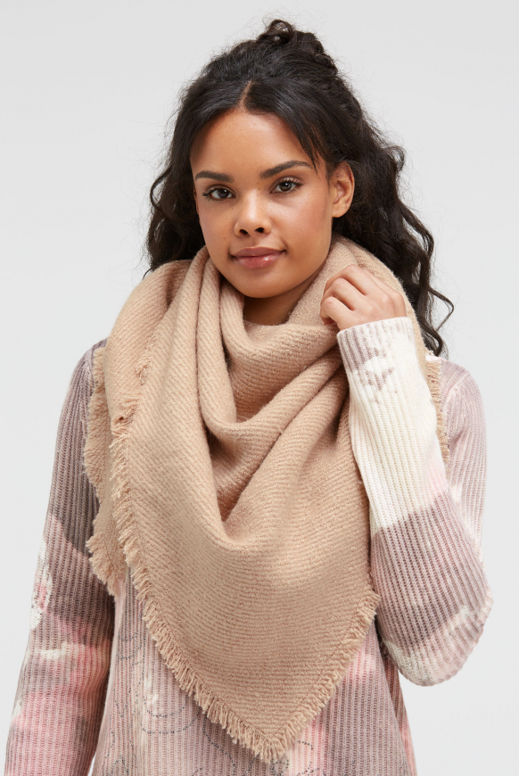 Trojúhelníkový šátek z bouclé příze