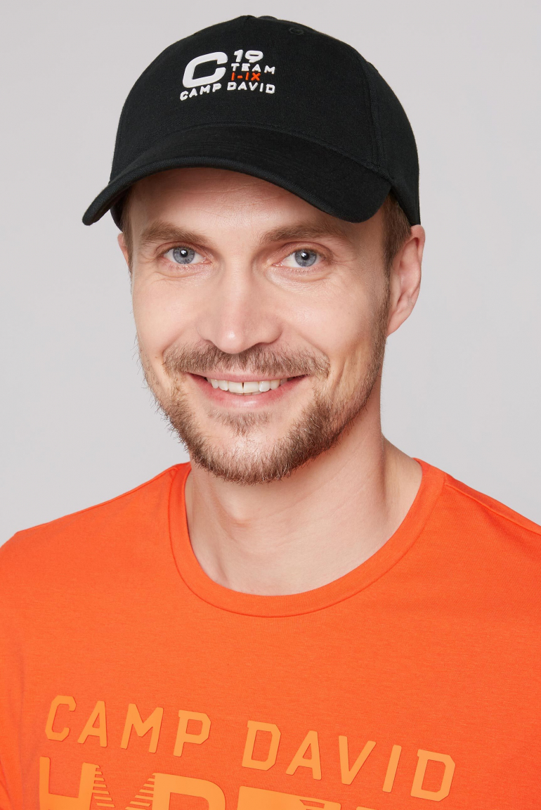 Kšiltovka s pogumovanými potisky 