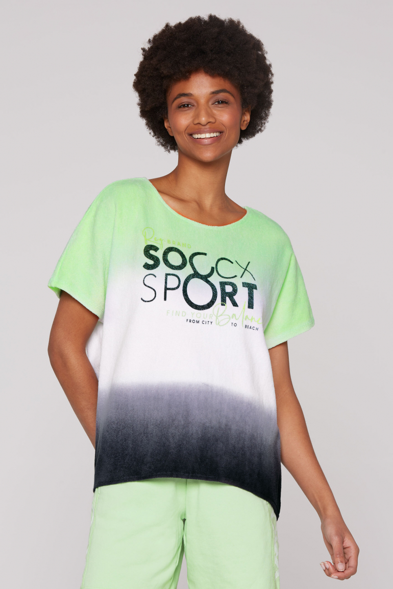 Froté tričko se sprejovým dip-dye efektem 