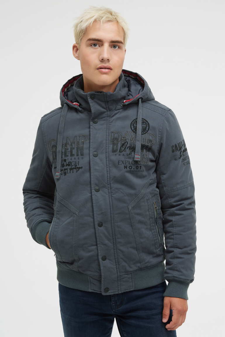 Zateplený bomber s kapucí a artworky 