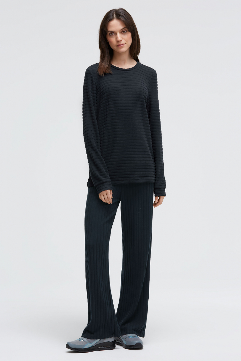 Flaušový pletený svetr s žebrovanou strukturou a elastickým lemem