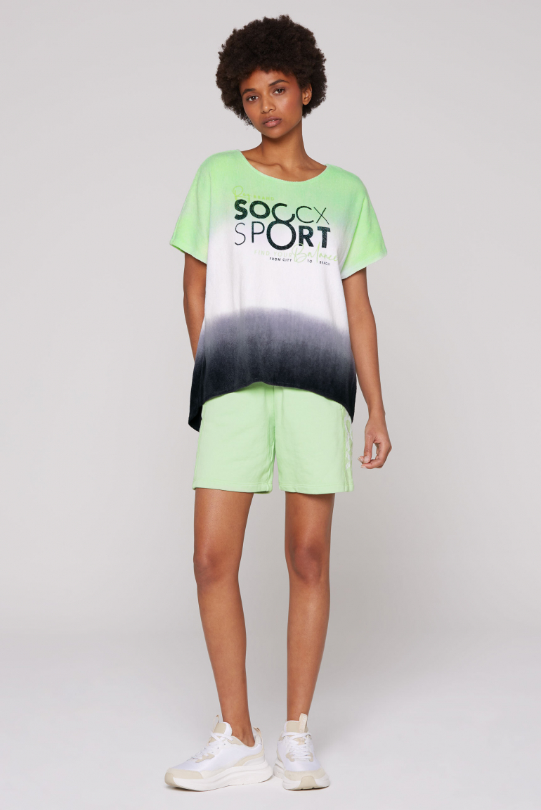 Froté tričko se sprejovým dip-dye efektem