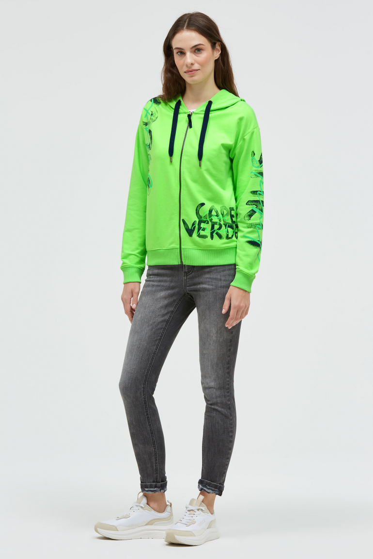 Mikina s kapucí a potiskem