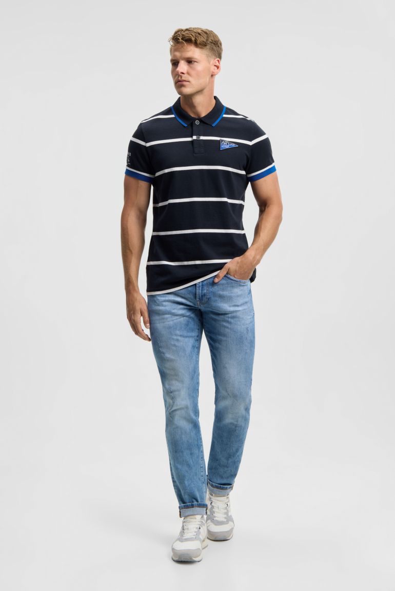 Polo tričko s pruhovaným designem