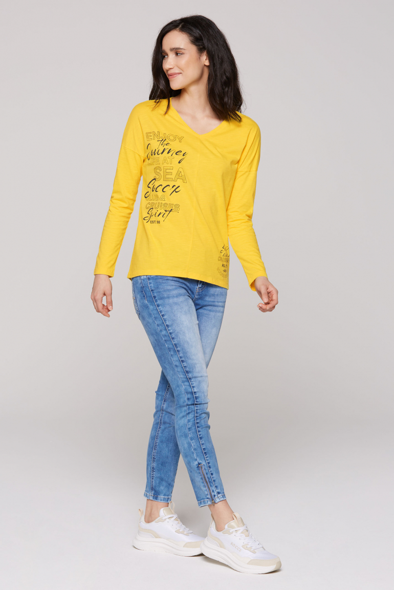 Tričko s dlouhým rukávem, výstřihem do V a potisky