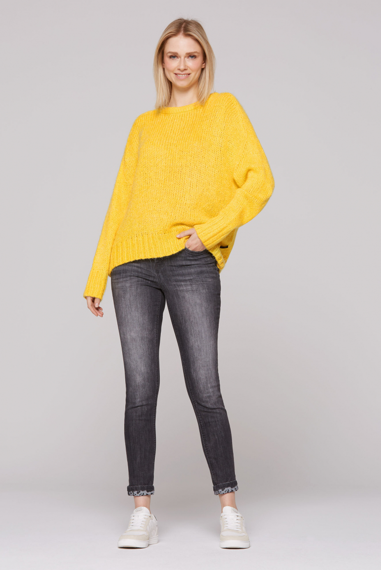 Oversized svetr z volného úpletu