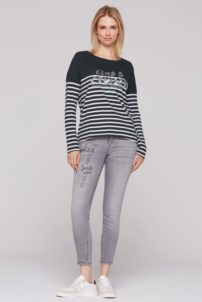 Pruhované tričko s flitrovým nápisem