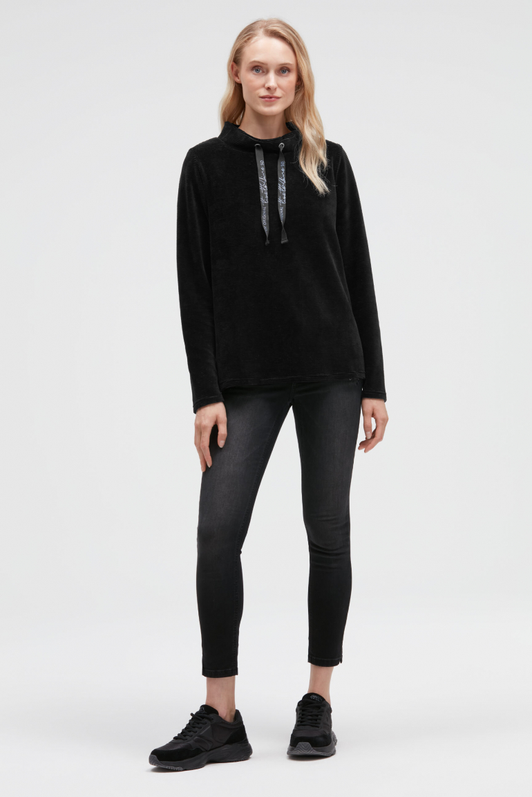 Mikina s žebrovanou sametovou strukturou