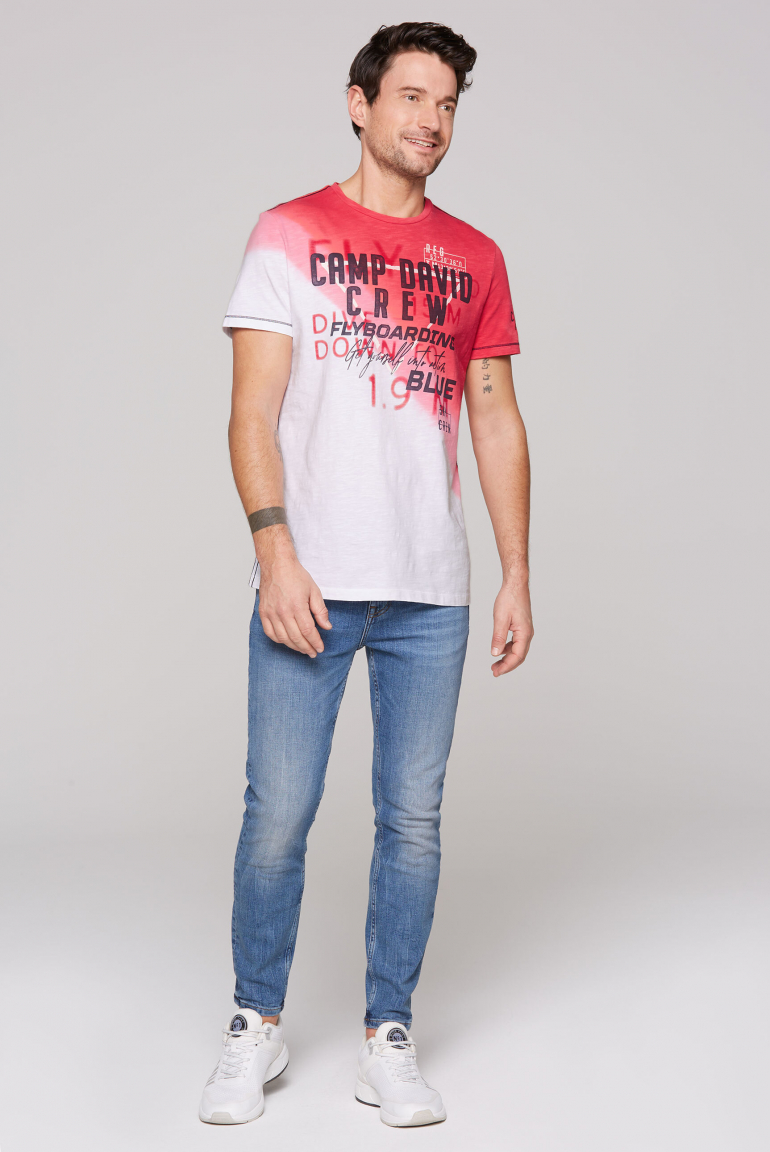 Tričko s diagonálním dip-dye efektem