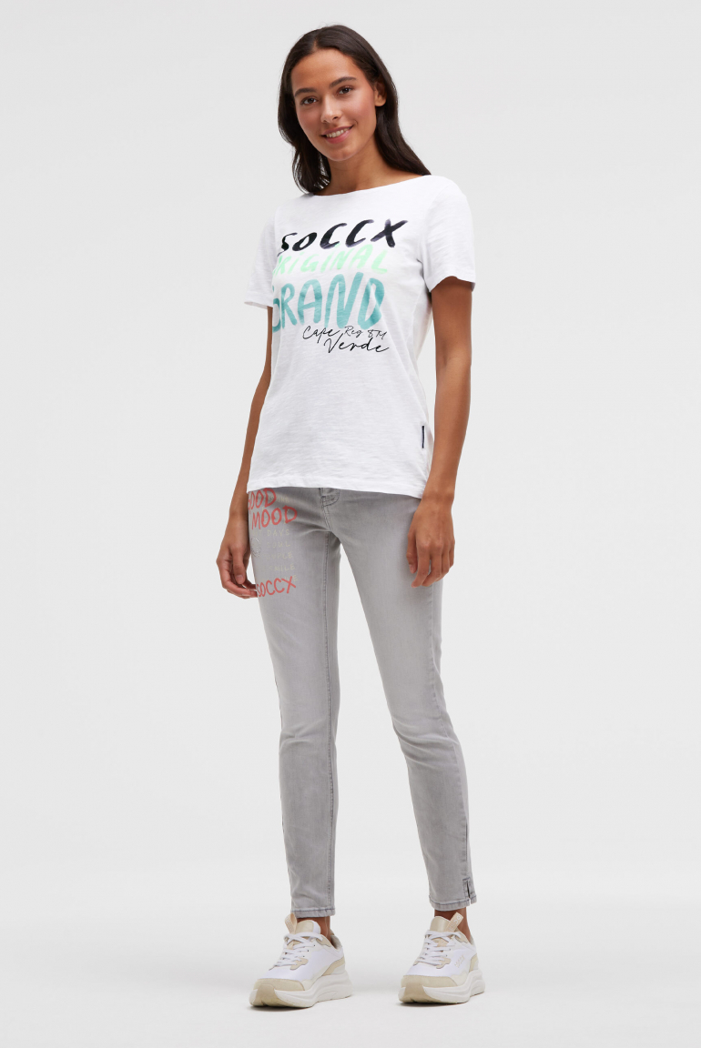 Tričko s lodičkovým výstřihem a potiskem