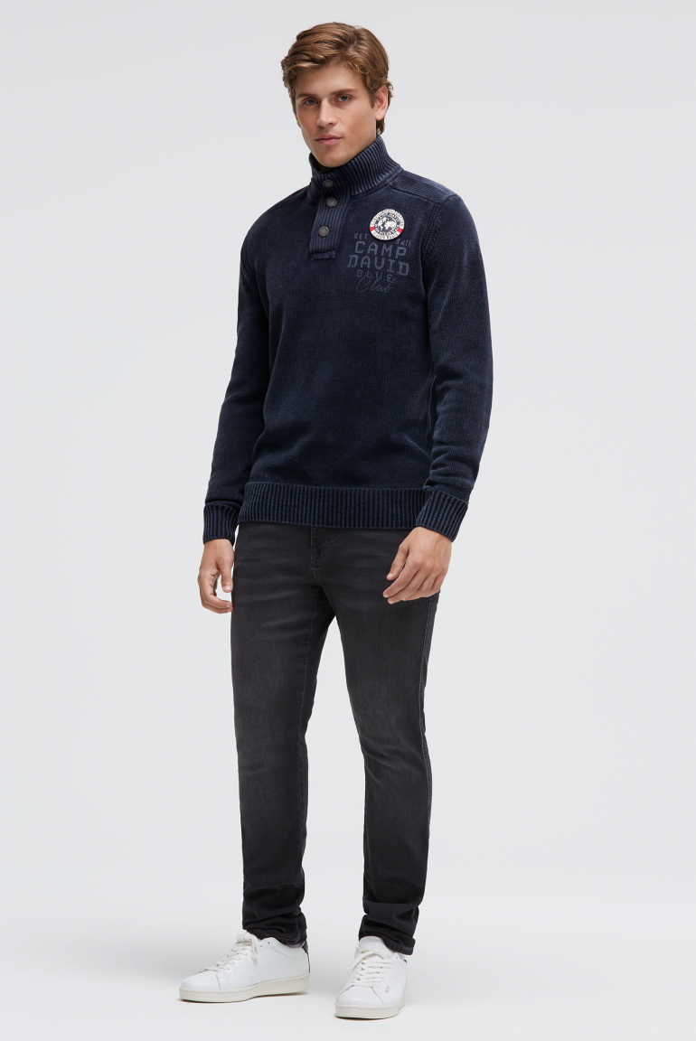 Troyer svetr z žinylky s potiskem a nášivkou