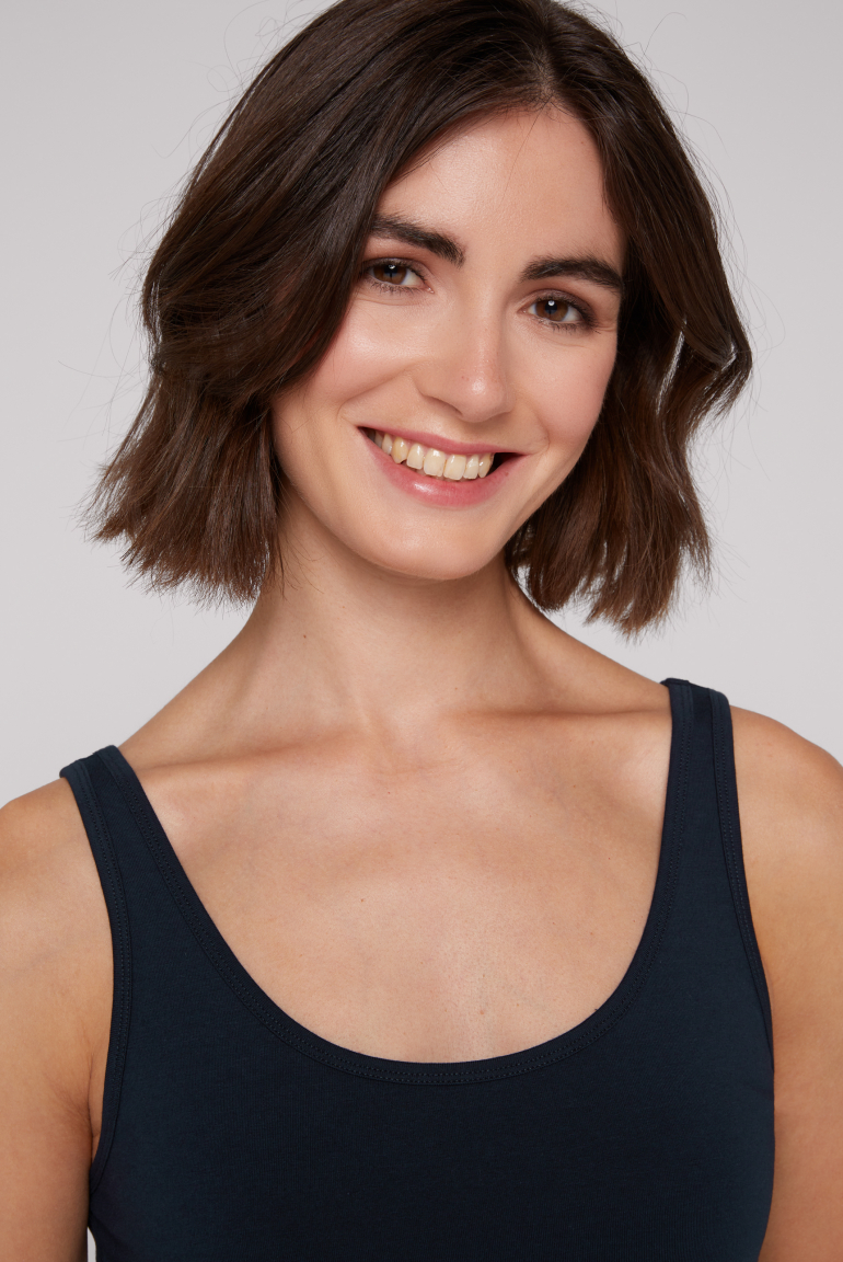 Basic top s mini potiskem loga