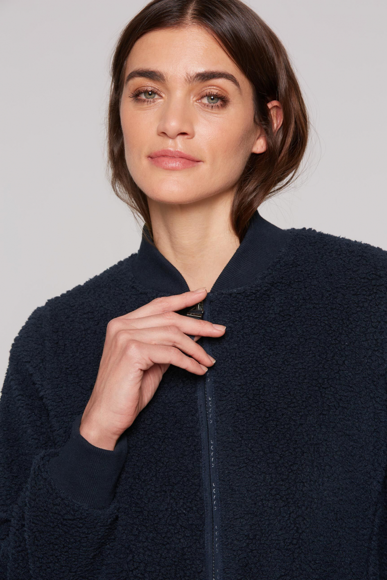 Bomber z materiálu imitujícího beránka