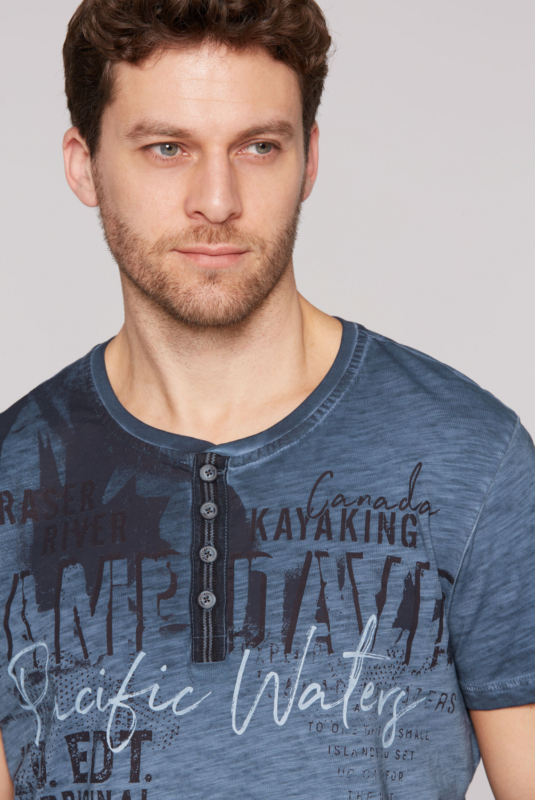 Tričko Henley s barvením vintage a artworkem