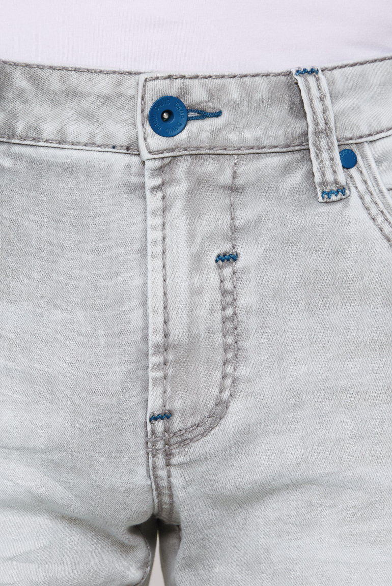 Džínové kraťasy RO:BI Slim Fit