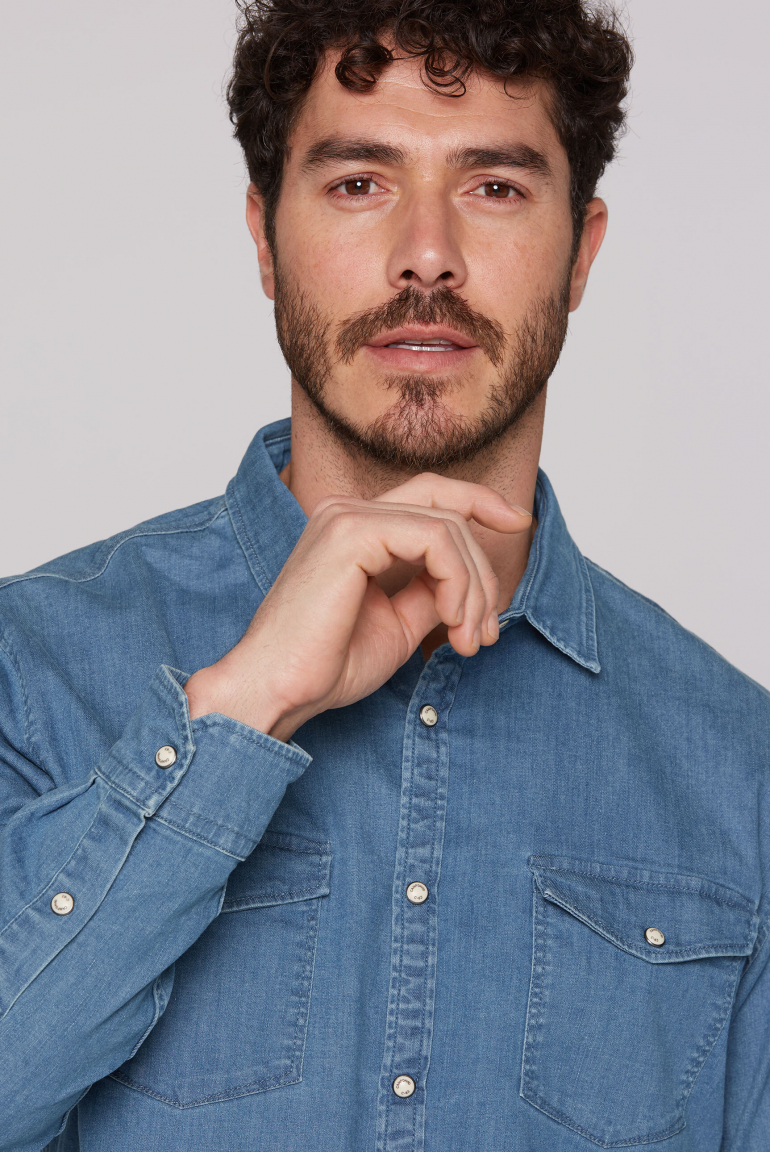 Džínová košile se zapínáním na patentky