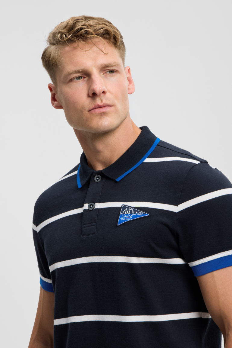 Polo tričko s pruhovaným designem