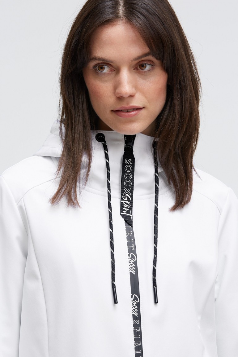 Softshellová parka s kapucí