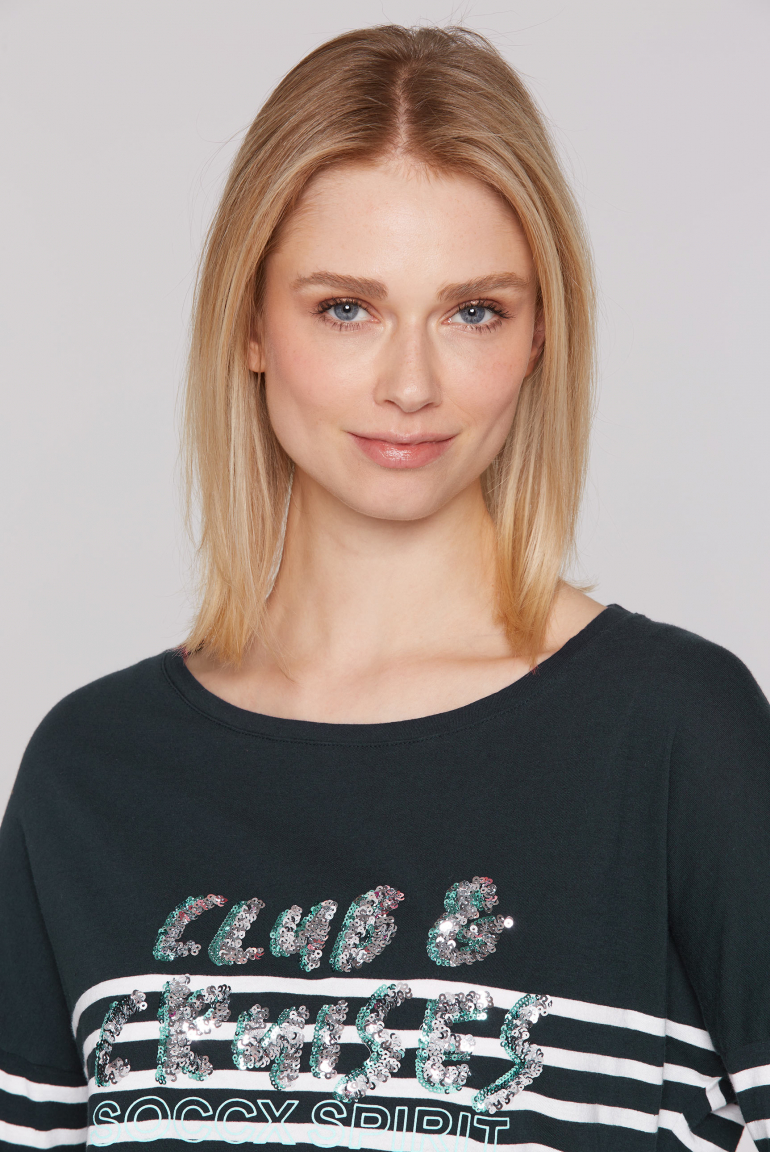 Pruhované tričko s flitrovým nápisem