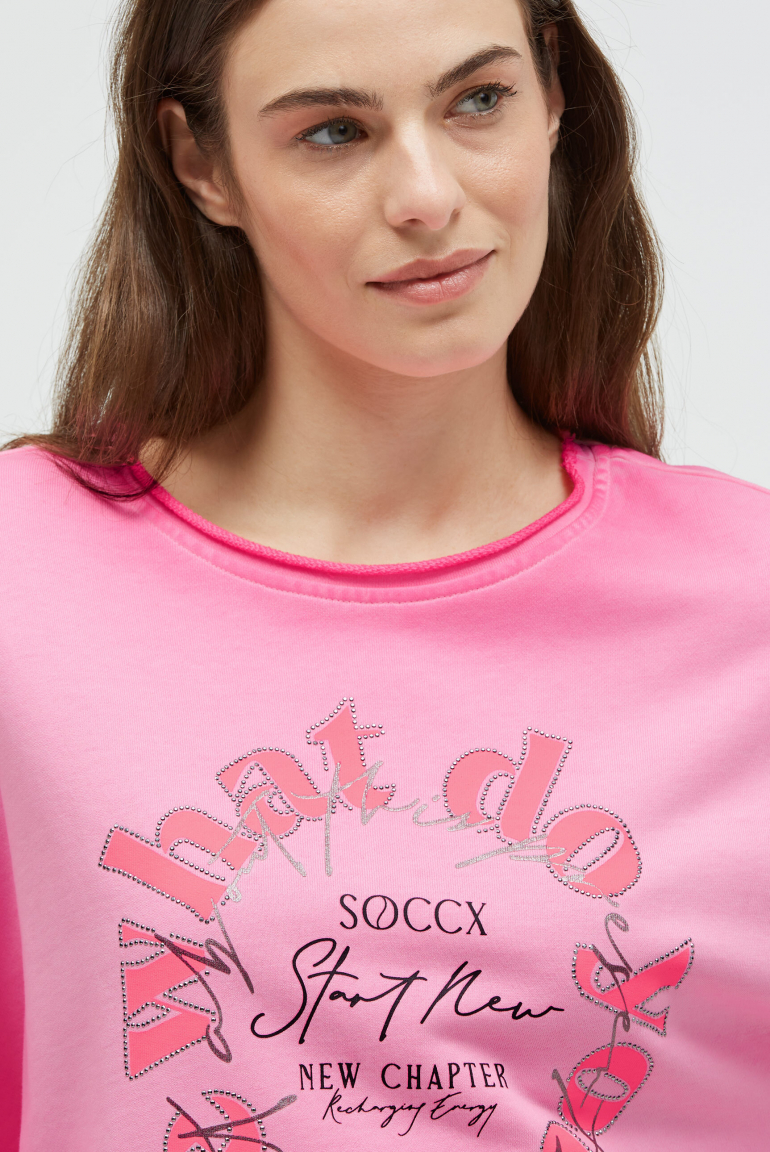 Mikina olejově barvená s krátkým rukávem a potiskem na přední straně