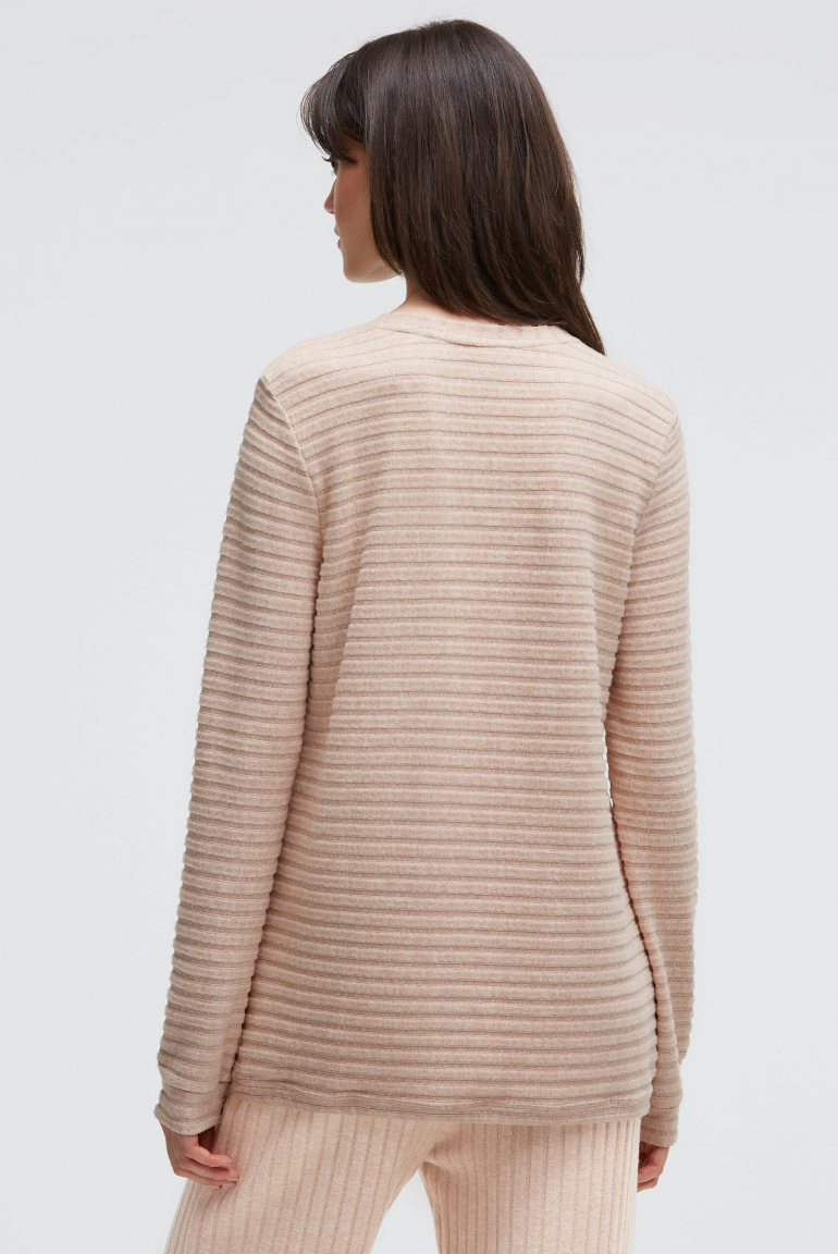 Flaušový pletený svetr s žebrovanou strukturou a elastickým lemem