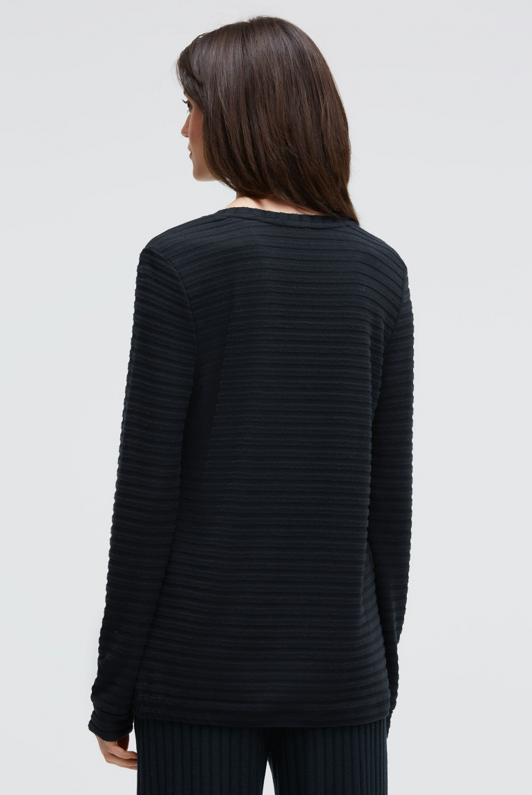 Flaušový pletený svetr s žebrovanou strukturou a elastickým lemem