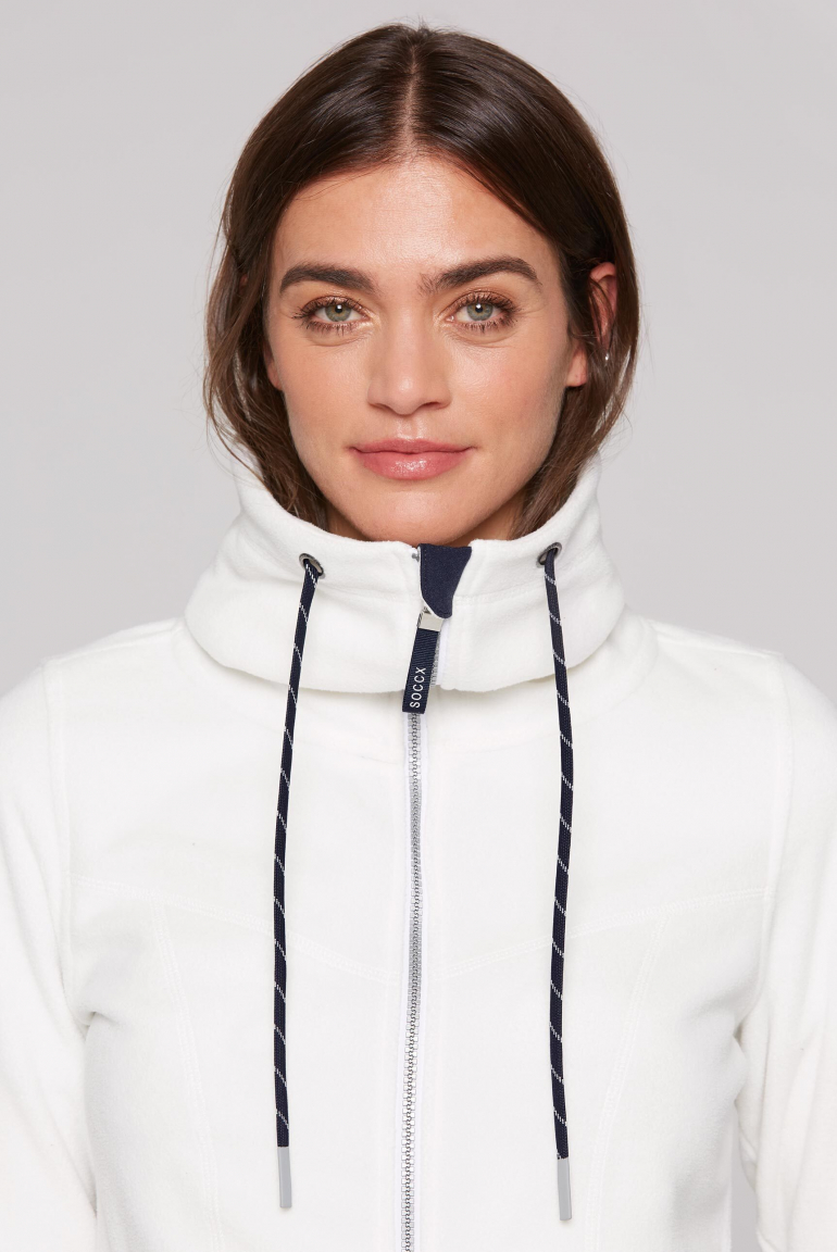 Fleecová bunda s vysokým límcem a potiskem na zádech