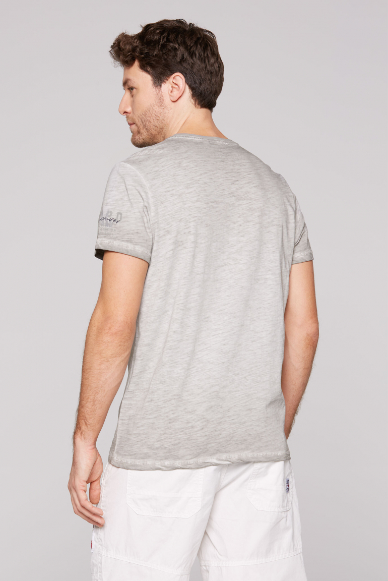 Tričko Henley s barvením vintage a artworkem