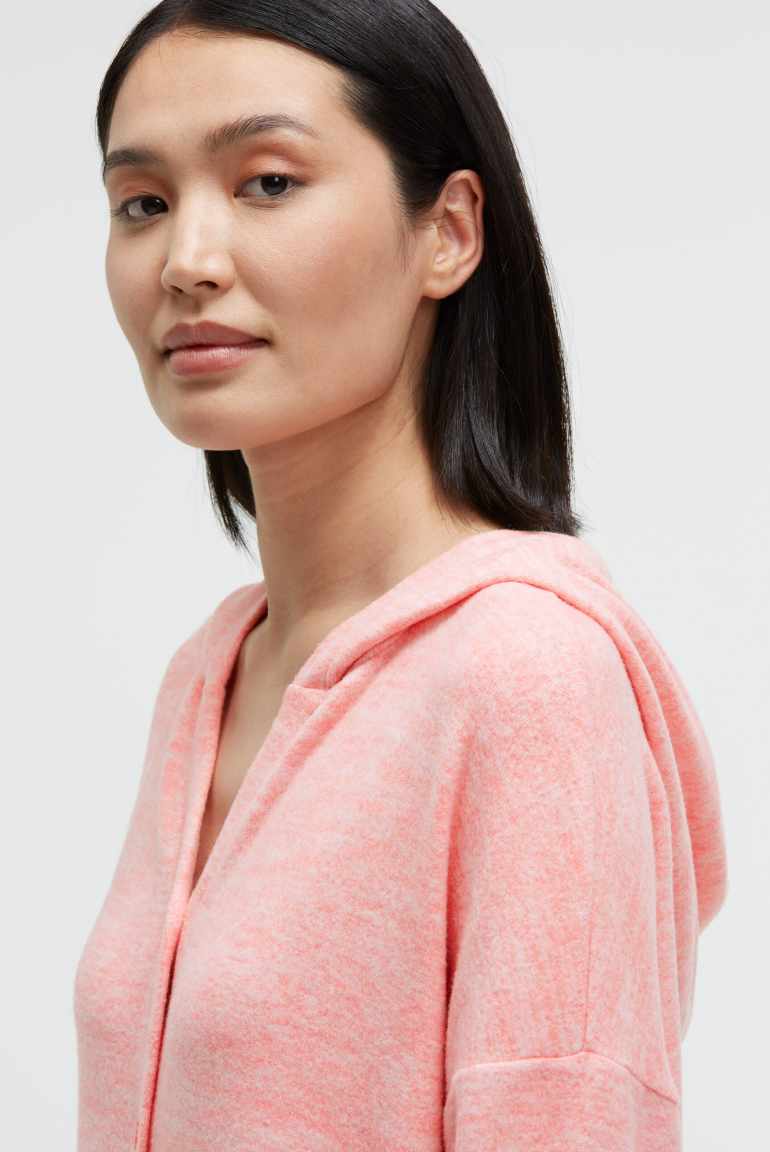 Svetr s kapucí z flaušového úpletu s potiskem na zádech