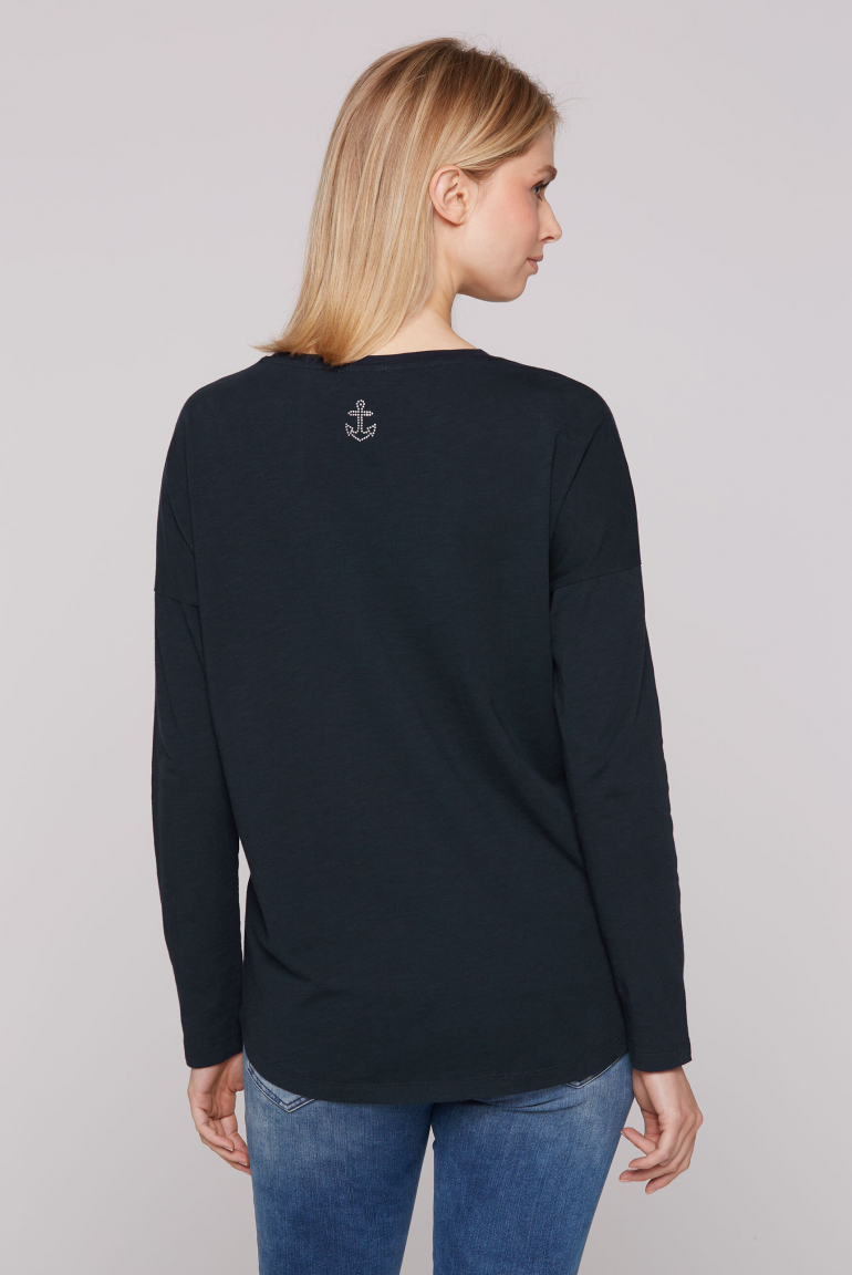 Tričko s dlouhým rukávem, výstřihem do V a potisky