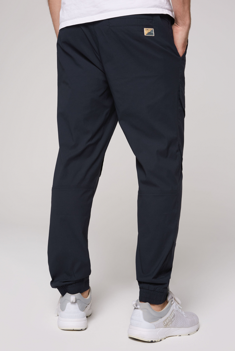 Outdoorové kalhoty v cargo stylu