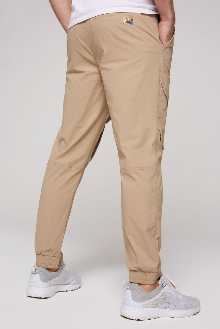 Outdoorové kalhoty v cargo stylu