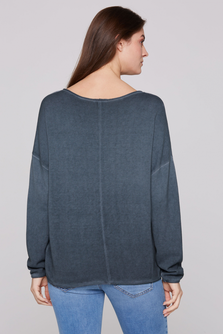 Oversized svetr vintage vzhledu s artworkem