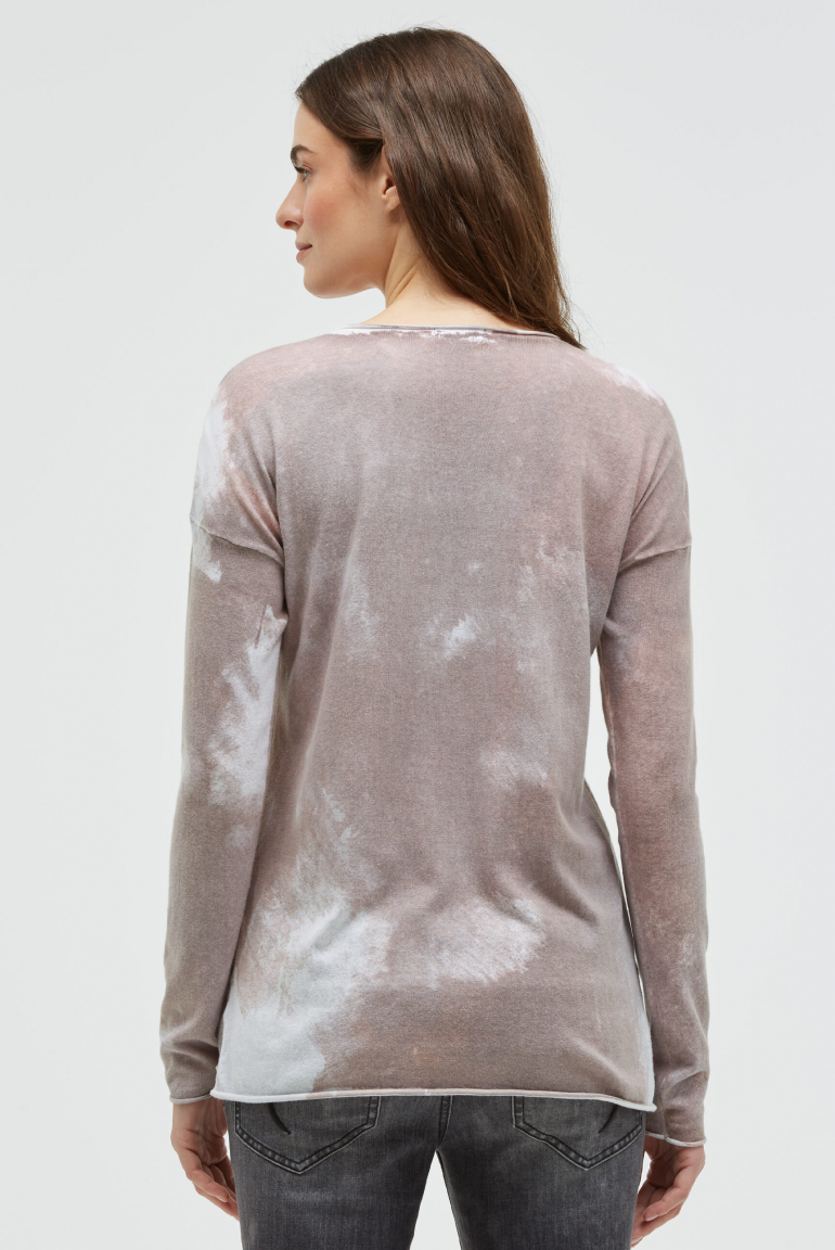 Svetr s celoplošným potiskem a ozdobnými kamínky