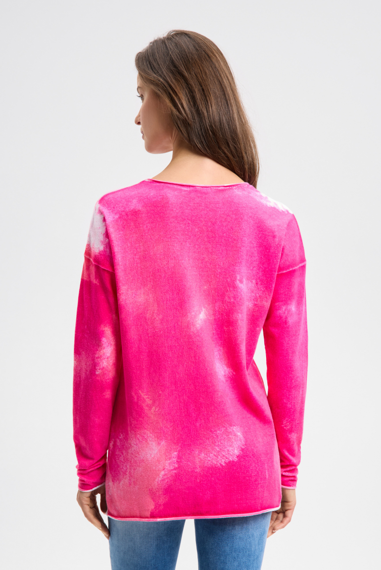 Svetr s celoplošným potiskem a ozdobnými kamínky