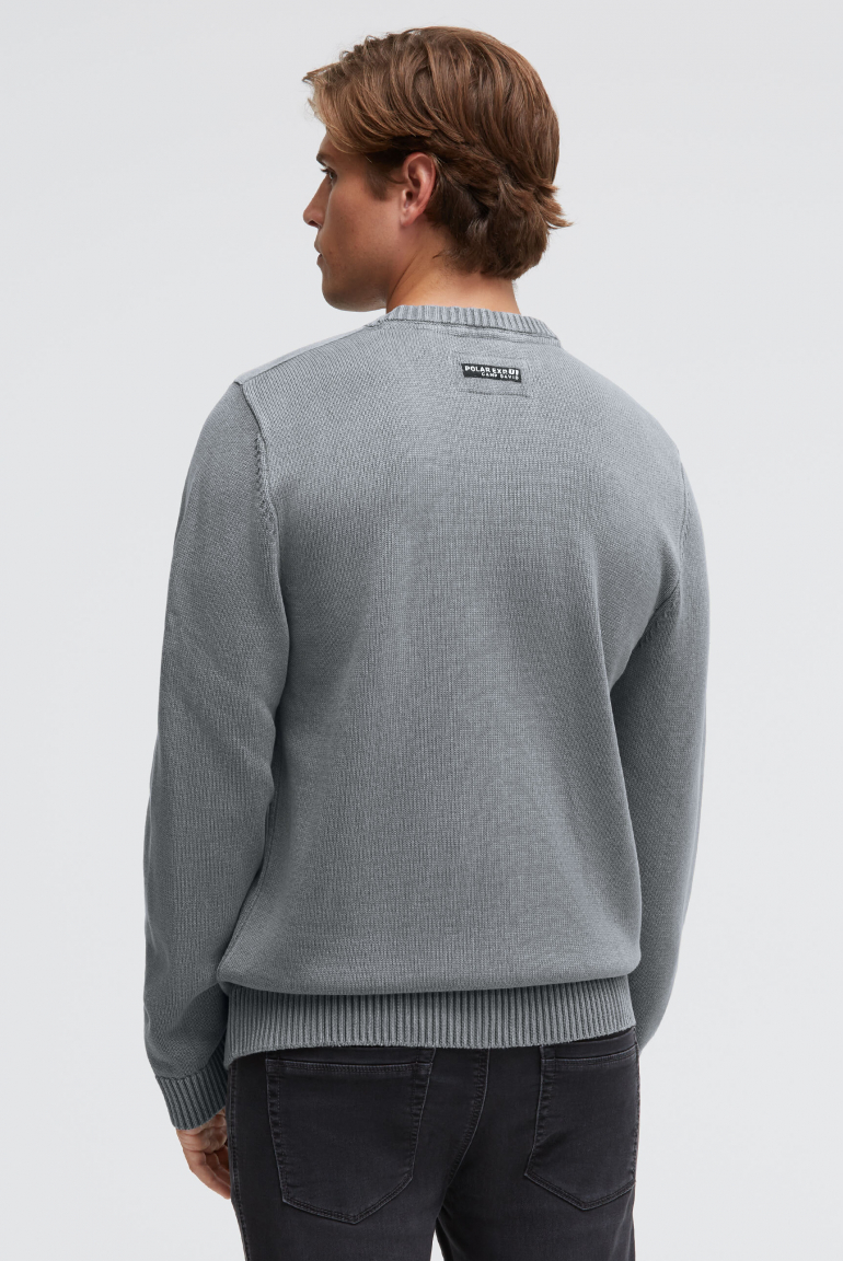 Svetr s výstřihem do V, potiskem loga a pásky