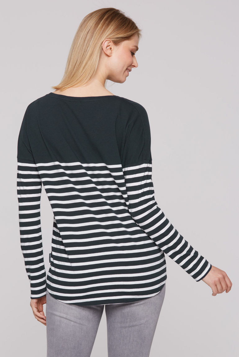 Pruhované tričko s flitrovým nápisem