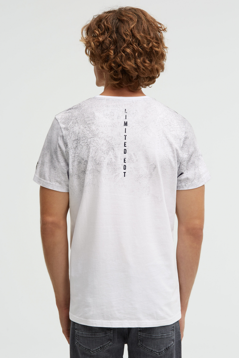 Tričko s artworkem loga