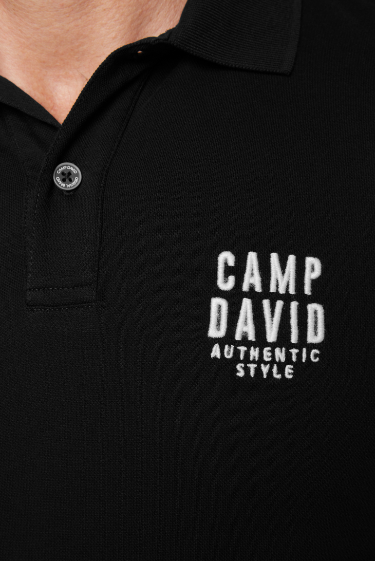 Basic polo tričko z piké s výšivkou loga