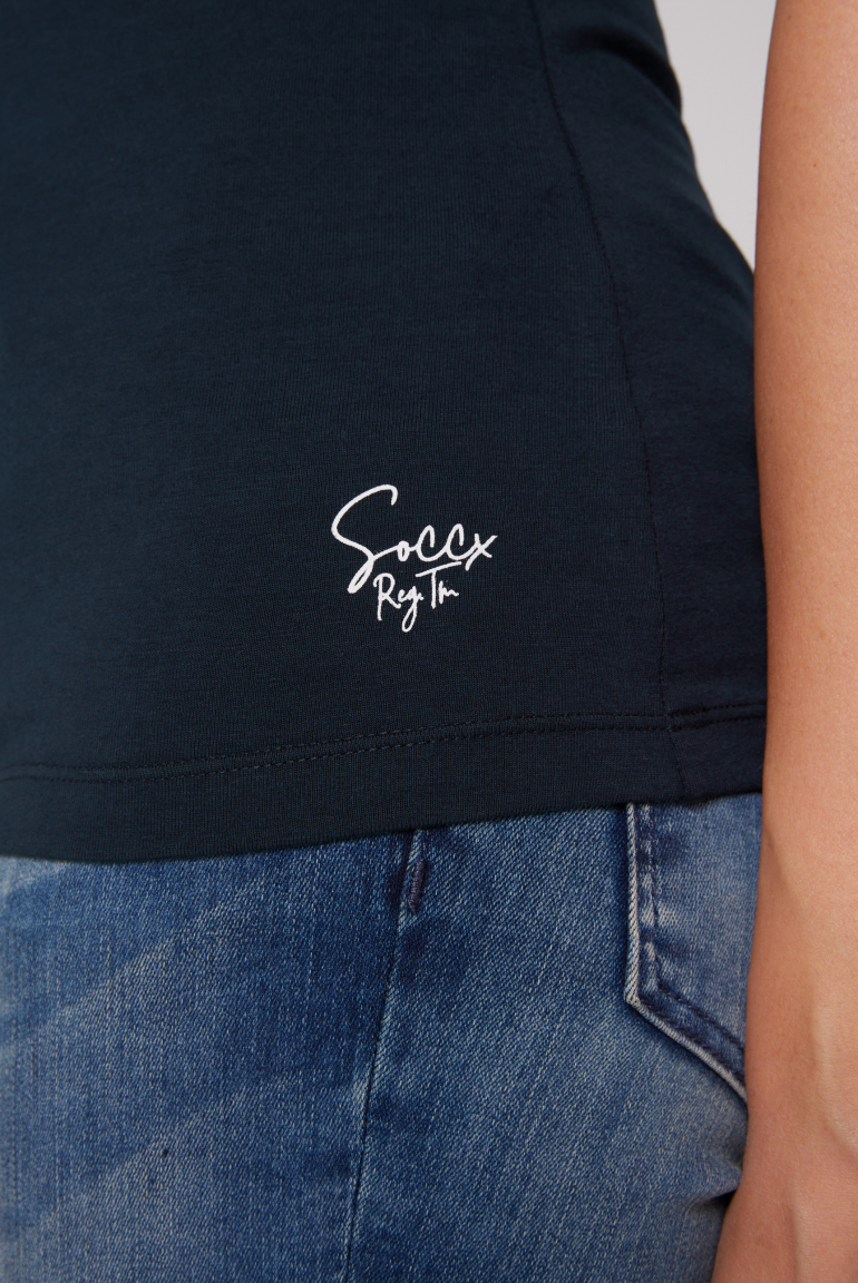 Basic top s mini potiskem loga