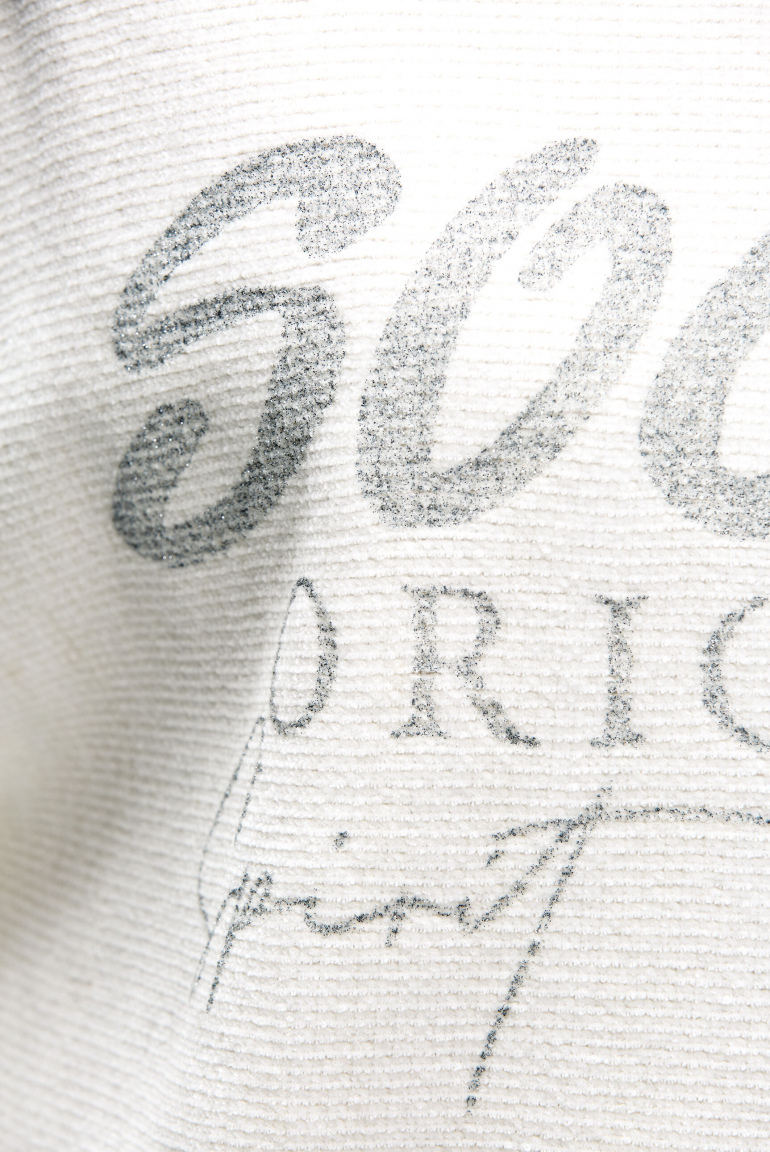 Žinylkový svetr s třpytivým potiskem