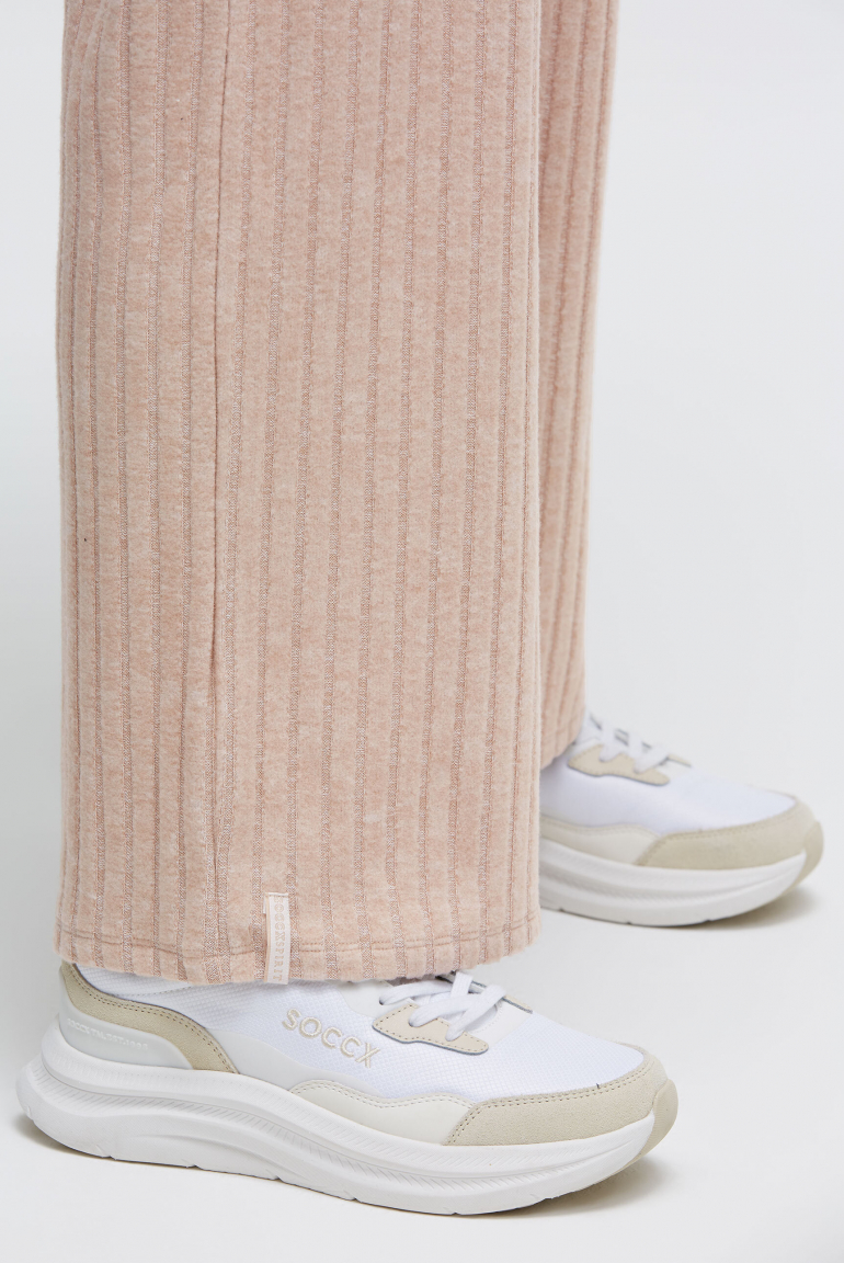 Flaušové pletené kalhoty se širokými nohavicemi a žebrovanou strukturou