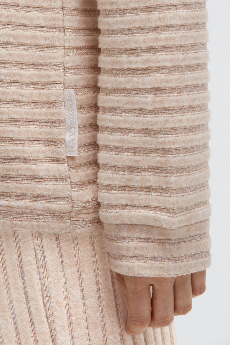 Flaušový pletený svetr s žebrovanou strukturou a elastickým lemem