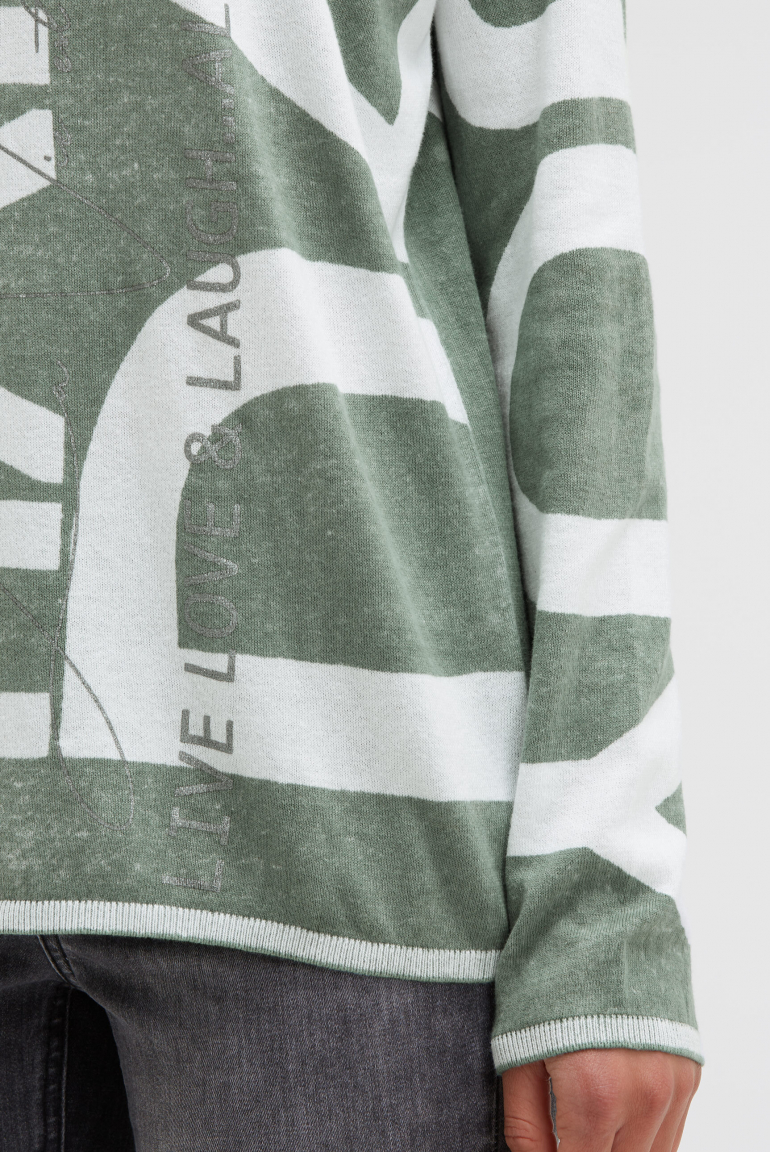 Svetr s kapucí s celoplošným potiskem