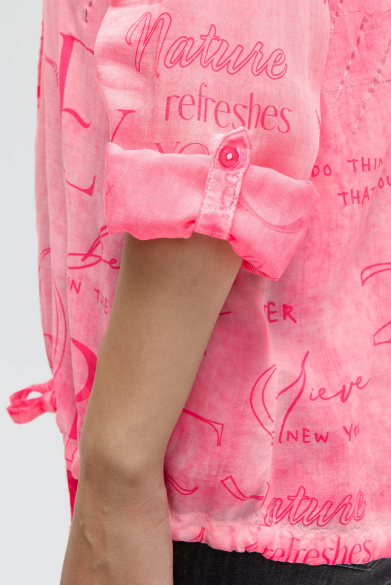 Halenka s kapucí a celoplošným potiskem