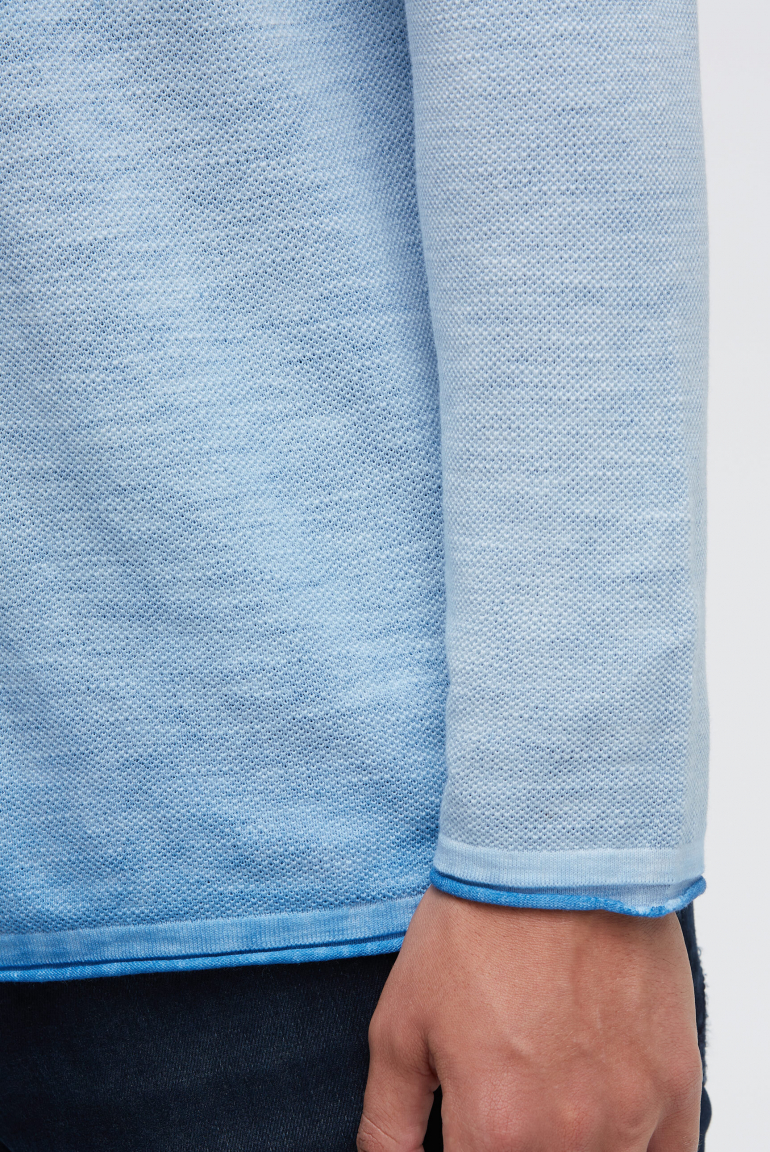 Svetr barvený olejem s potiskem loga